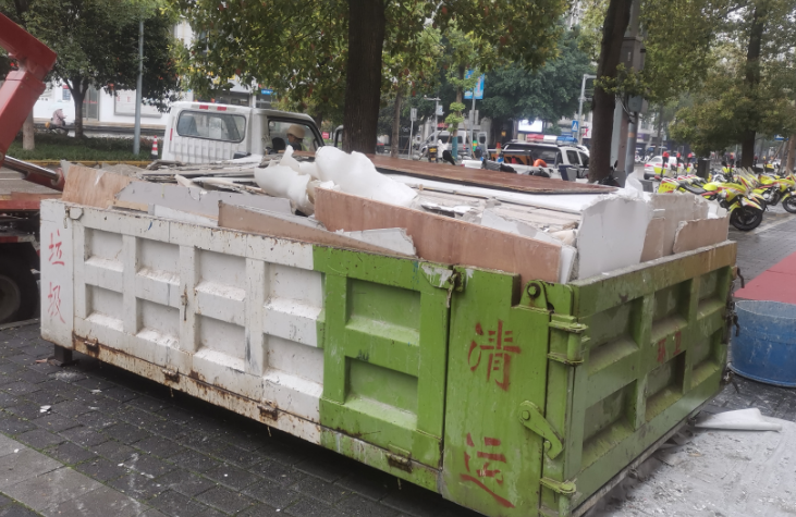 重庆主城拆除出渣
